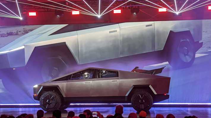 Tesla is searching “central” U.S. for a Cybertruck gigafactory site