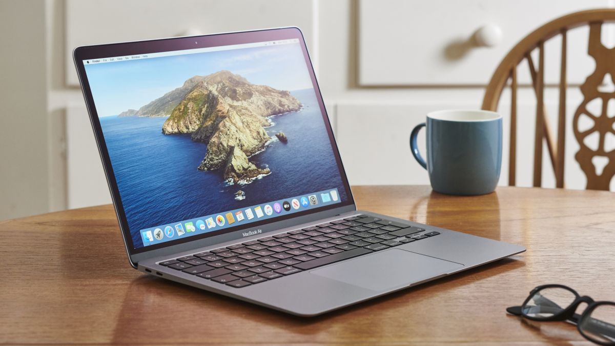 Macbook Air 2020 Screen Is Reportedly A Lot Brighter Running Windows Wilson S Media - roblox auto clicker for mac 3.1
