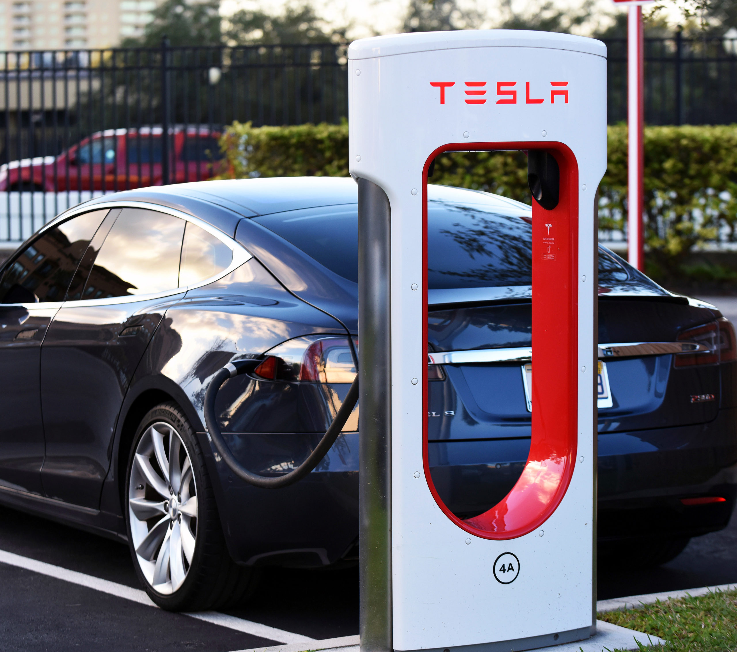 Elon Musk Warns That Tesla S Battery Day Tech Is Two Years Away Wilson S Media - evil lost island smoke vehicle simulator roblox