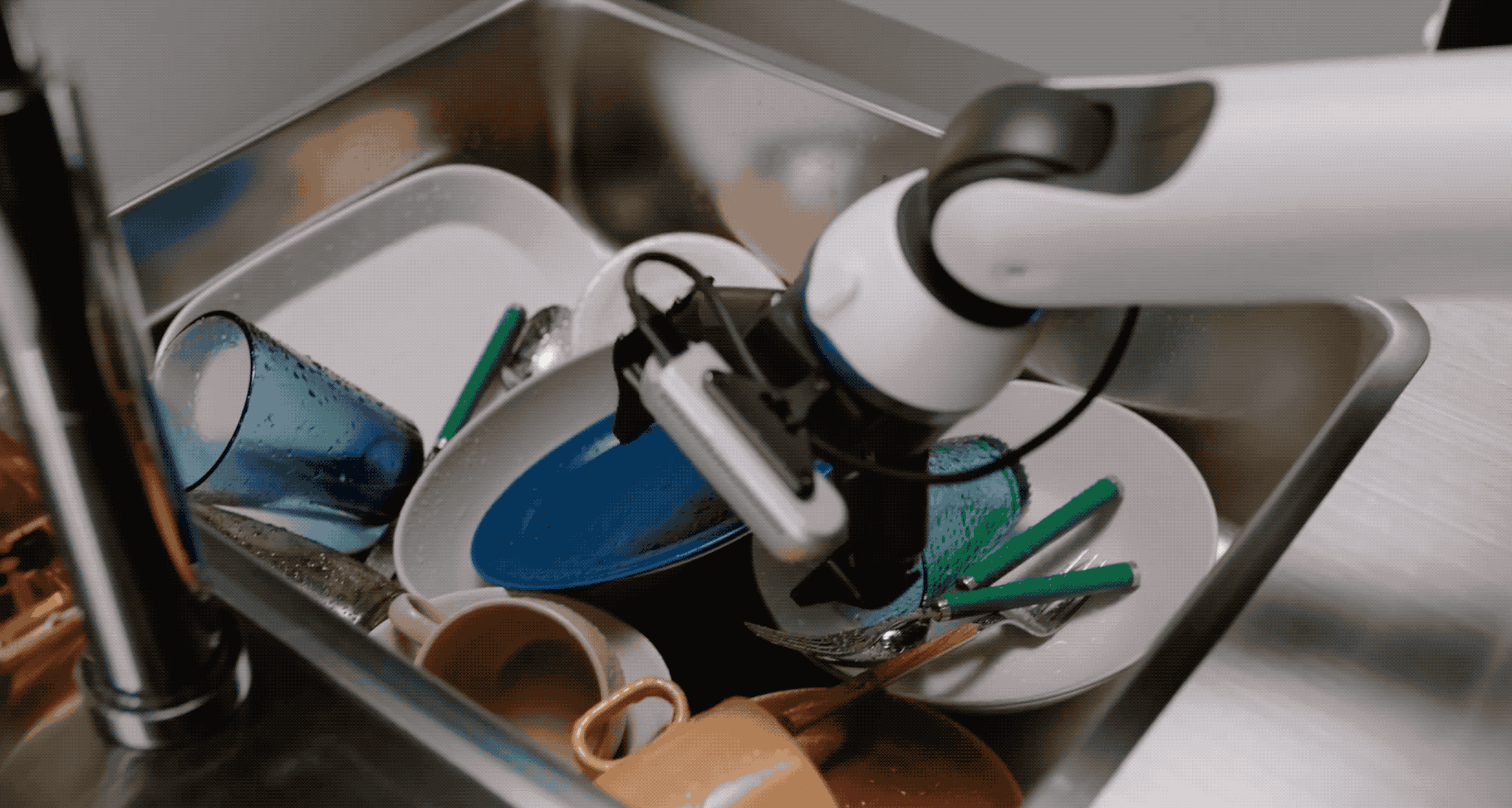 At Least One Of Samsung S New Robots Is Definitely Coming Out Hint It S The Vacuum Wilson S Media