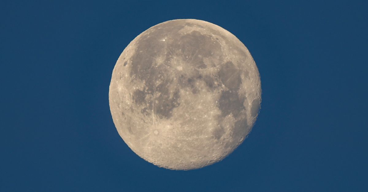 NASA delays moon lander awards as Biden team mulls moonshot program