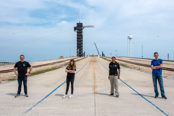 Watch SpaceX launch the first all-civilian Inspiration4 mission to space live