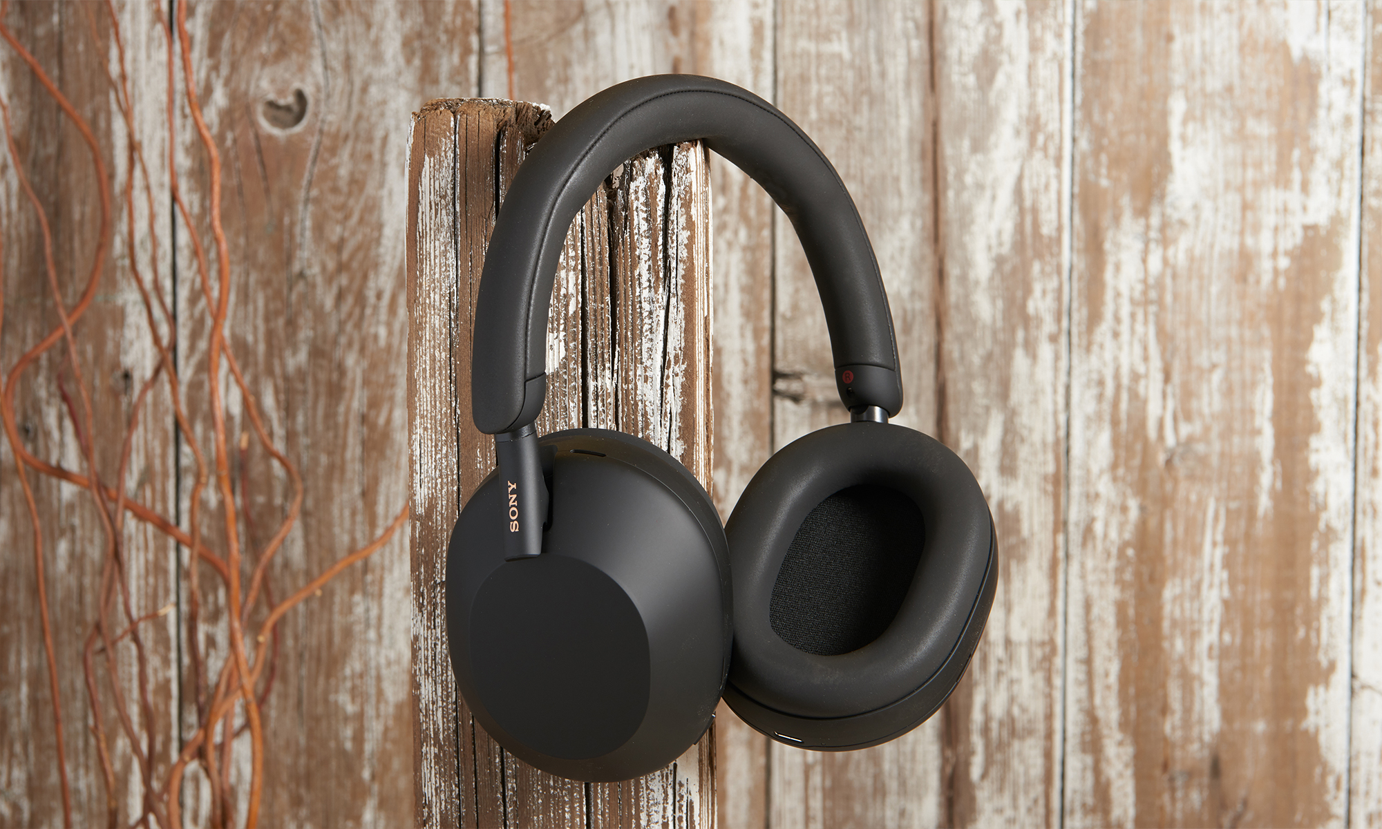 The best earbuds, headphones and speakers to give as holiday gifts in 2022