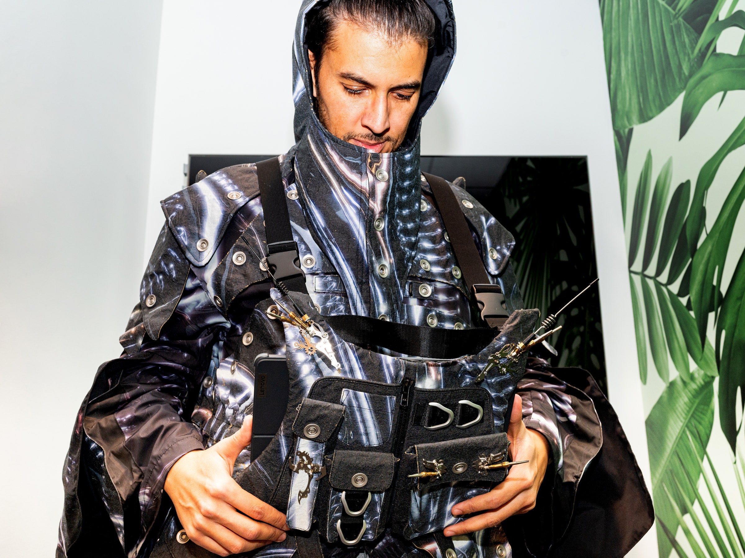 Lenovo’s Tab Wear Collection: A Clothing Proof-of-Concept for Taking Tablets Outdoors